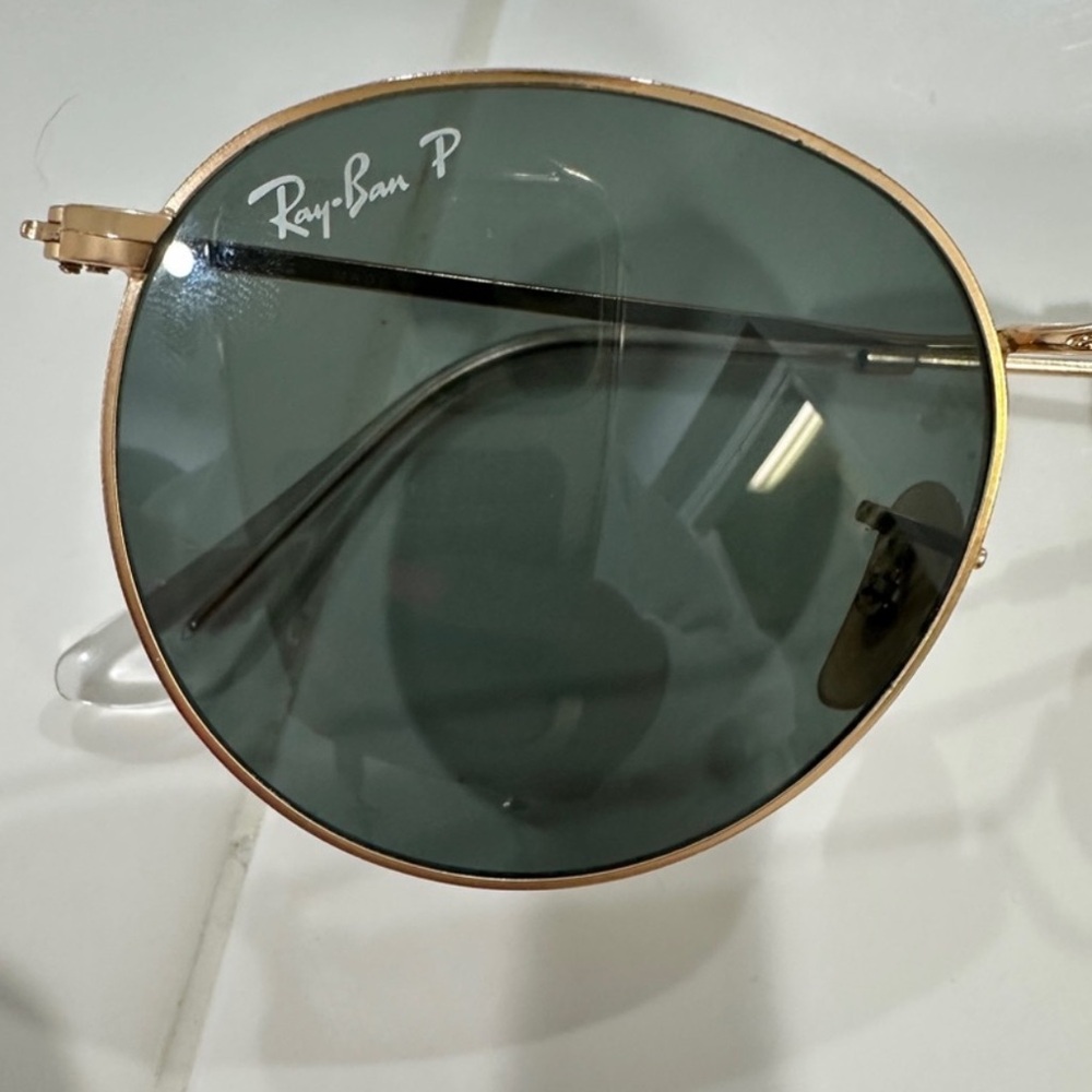 Ray-Ban Gold Frame Sunglasses with Dark Lenses - Picture 2 of 6